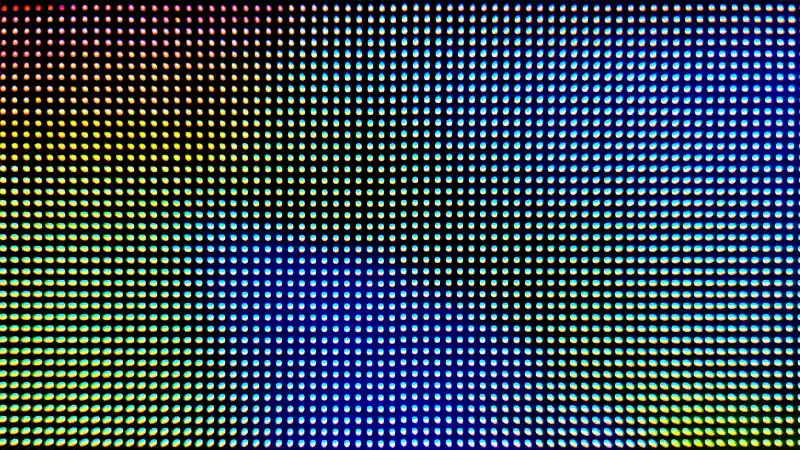 Nahaufnahme eines OLED-Panels mit leuchtenden Pixeln